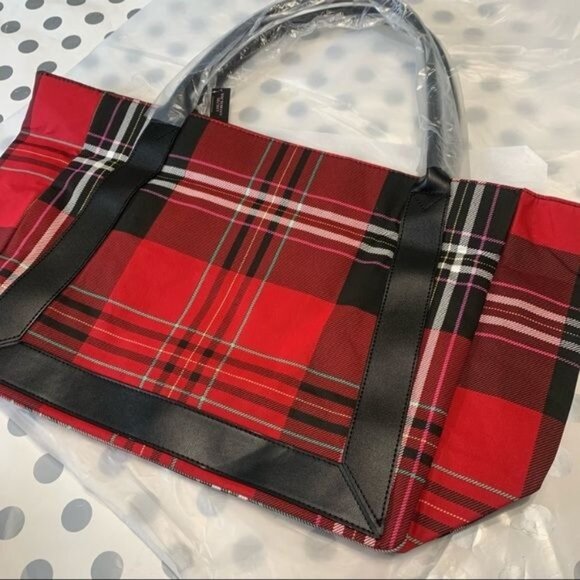 RED VICTORIAS SECRET TOTE - Picture 3 of 8